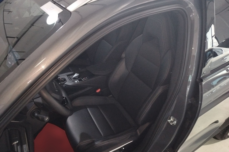 领克06 2023款 Remix 1.5T 劲Pro中控内饰19