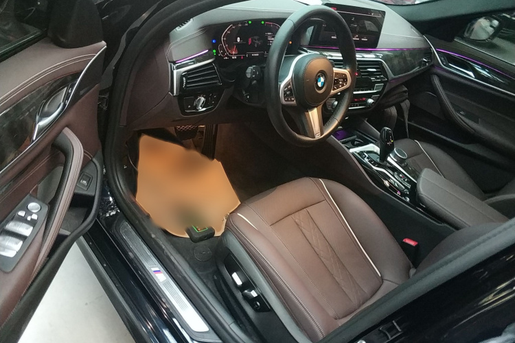 宝马5系 2021款 改款 525Li M运动套装中控内饰7003