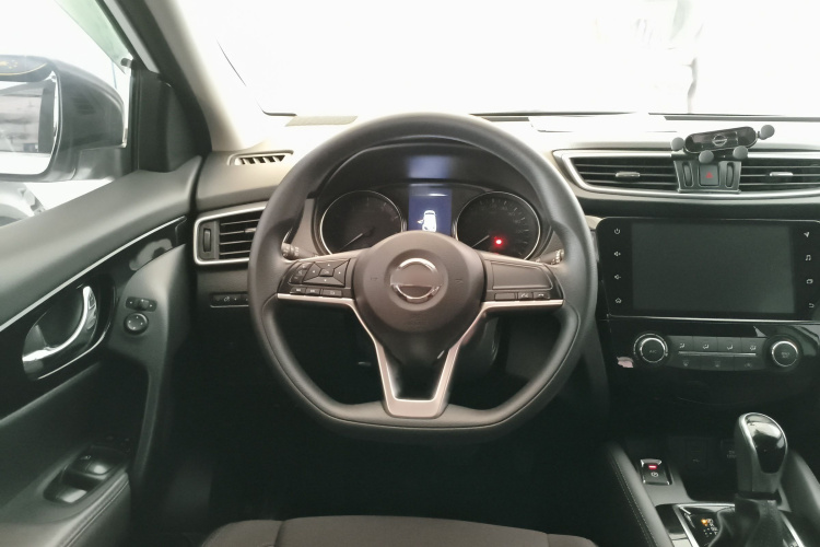 日产 逍客 2019款 2.0L CVT智享版中控内饰13