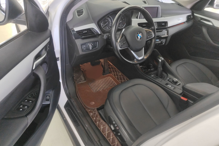 宝马X1 2018款 sDrive20Li 领先型中控内饰7003