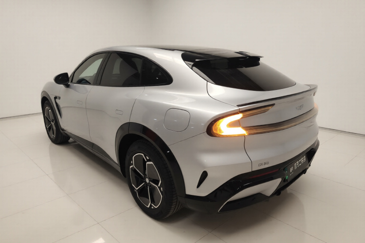 小米汽车 小米YU7 2025款 超长续航四驱Pro版车身外观5