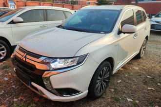 三菱 欧蓝德 2021款 改款 2.0L 两驱畅行版 5座