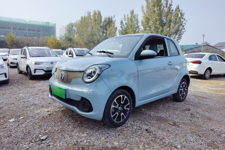 华晨新日i03 2021款 318km 31.45kWh车身外观1