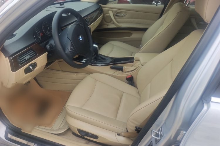 宝马3系 2012款 320i 时尚型局部细节19