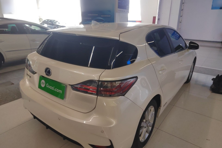 雷克萨斯CT 2014款 CT200h 精英版 单色车身外观7