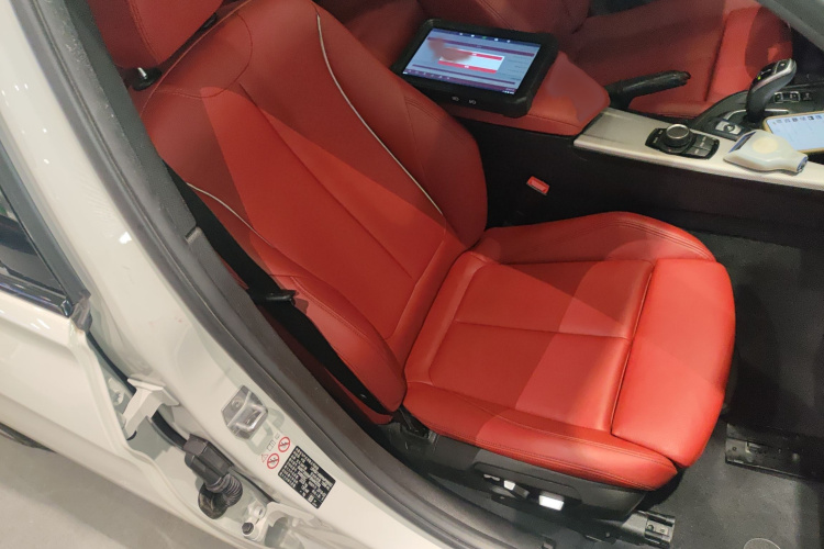 宝马3系 2019款 320i M运动套装局部细节41