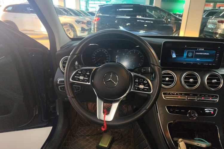 奔驰C级(进口) 2020款 改款 C 200 旅行轿车局部细节13
