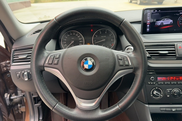 宝马X1 2014款 sDrive18i 时尚型局部细节13