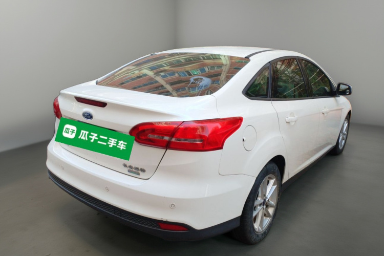 福特 福克斯 2015款 三厢 EcoBoost 125 自动超能风尚型车身外观7