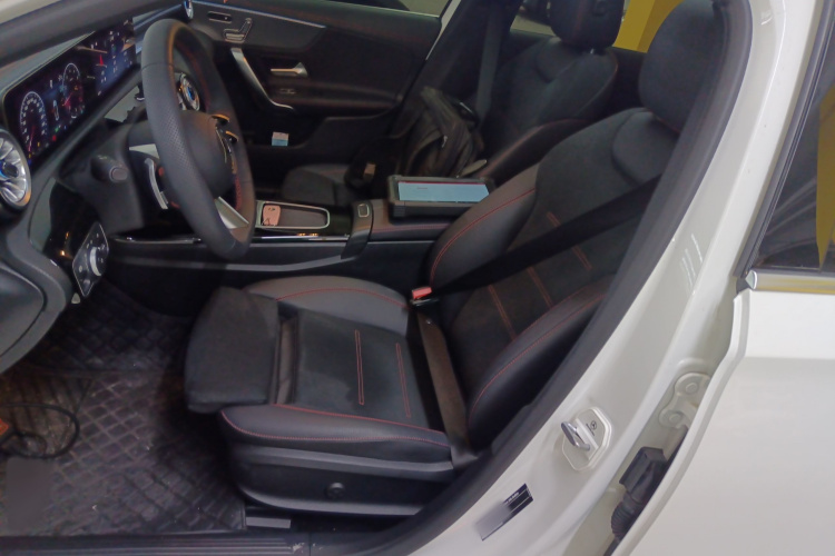 奔驰A级 2025款 A 200 L 时尚型局部细节19