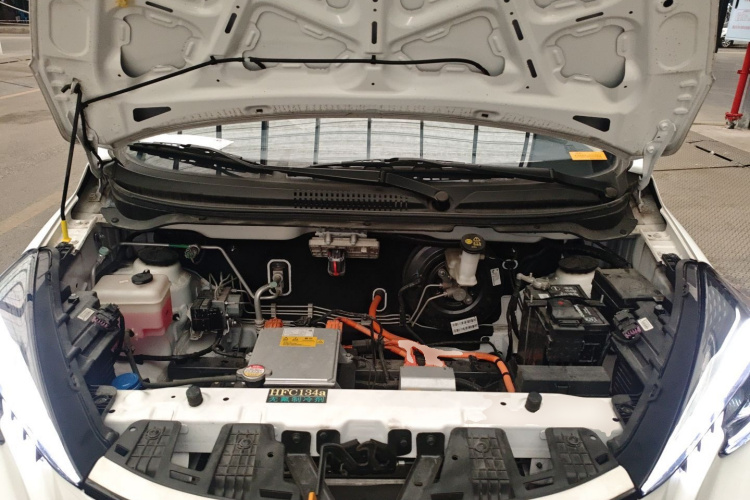 长安欧尚 奔奔E-Star 2022款 赏心版 多彩款 磷酸铁锂局部细节24