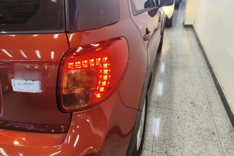 铃木 天语 SX4 2013款 1.6L 自动酷锐型车身外观6006