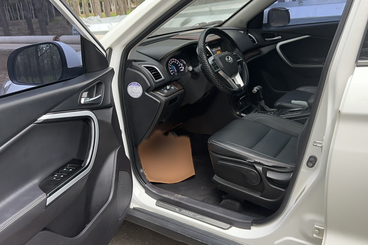 北汽幻速S6 2017款 1.5T CVT畅享型中控内饰7002