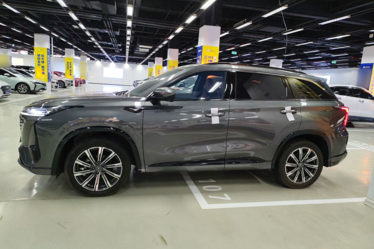 长安CS75 PLUS 2023款 第三代 1.5T 自动尊贵型车身外观6003