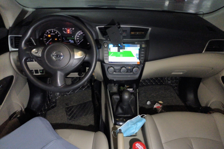 日产 轩逸 2016款 1.6XL 手动豪华版中控内饰12