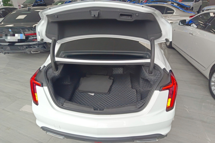 凯迪拉克CT5 2022款 28T 风尚型机舱底盘23