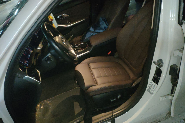 宝马3系 2020款 改款 325Li M运动套装中控内饰19