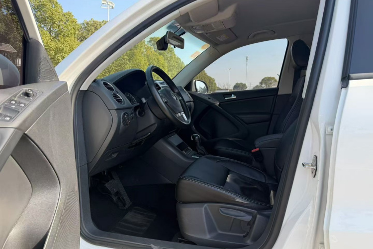 大众 途观 2017款 300TSI 自动两驱丝绸之路风尚版中控内饰7002