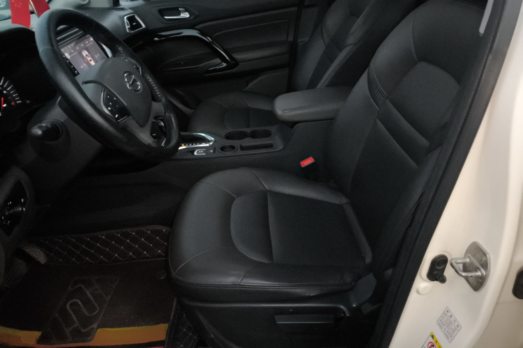 广汽传祺 传祺GS4 2017款 235T 自动两驱精英版中控内饰19