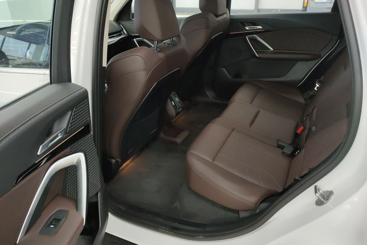 宝马iX1 2023款 eDrive25L X设计套装中控内饰21