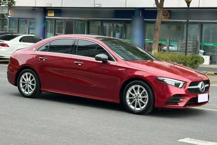 奔驰A级 2020款 改款 A 200 L 运动轿车动感型车身外观6004