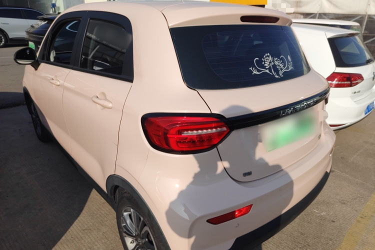 零跑汽车 零跑T03 2021款 400轻享版 三元锂车身外观4