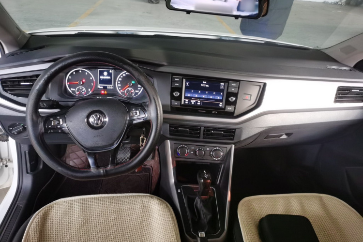 大众 Polo 2019款 Plus 1.5L 自动全景乐享版中控内饰12
