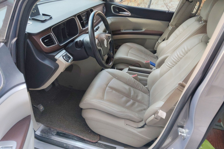 别克GL8 2017款 25S 豪华型 国V局部细节19