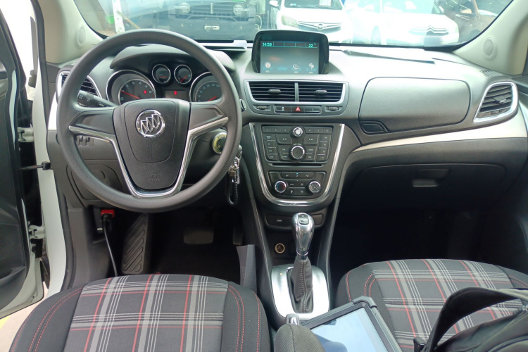 别克 昂科拉 2015款 1.4T 自动两驱都市精英型中控内饰7002