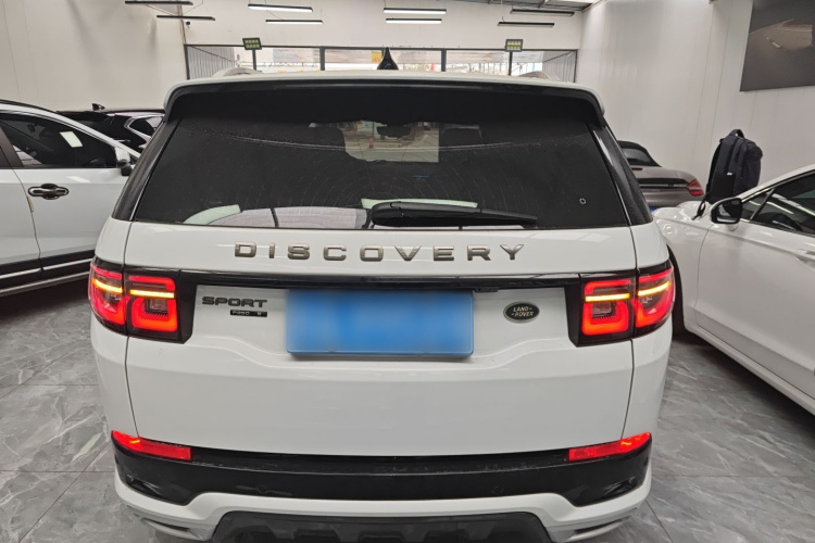 路虎 发现运动版 2020款 249PS R-Dynamic 性能版车身外观6