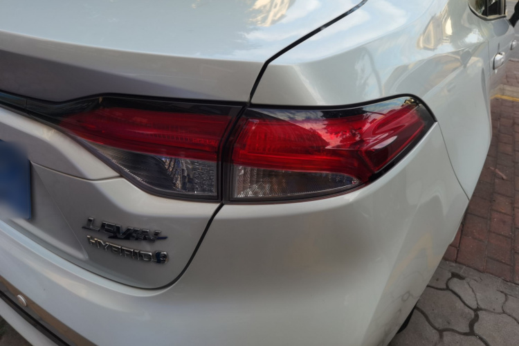 丰田 雷凌 2021款 双擎 1.8H E-CVT豪华版车身外观6006