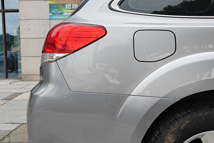 斯巴鲁 傲虎 2010款 2.5i豪华版车身外观6008