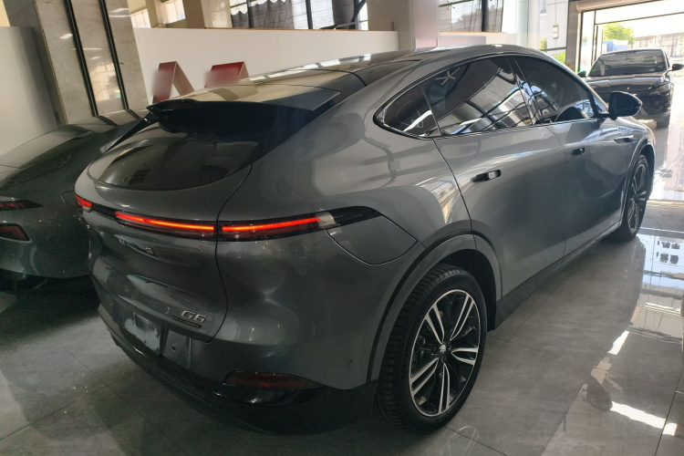 小鹏G6 2023款 700 四驱性能 Max车身外观7