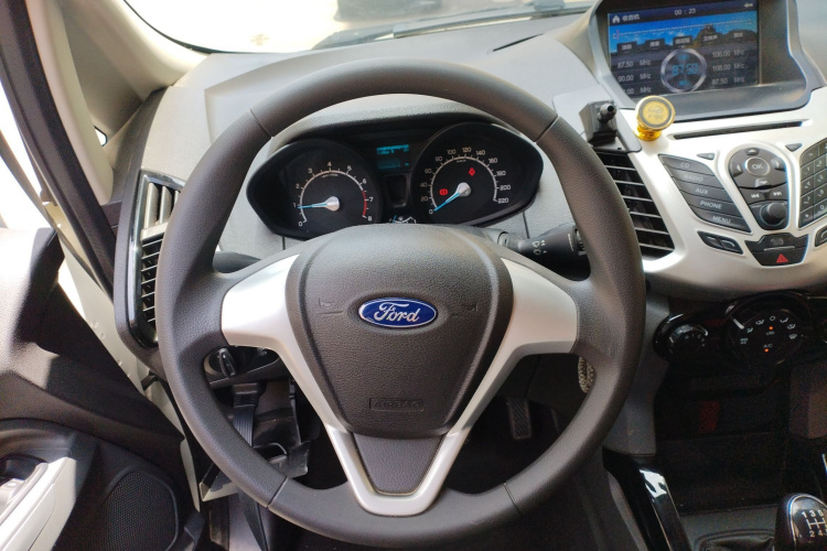 福特 翼搏 2013款 1.5L 手动风尚型中控内饰13