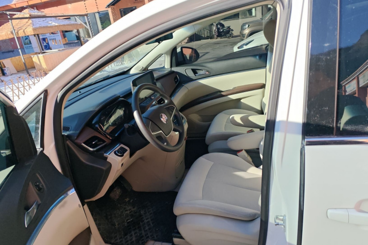 别克GL8 2020款 陆上公务舱 652T 舒适型局部细节19