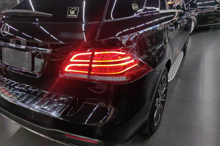 奔驰GLE 2019款 GLE 400 4MATIC 臻藏版车身外观6006