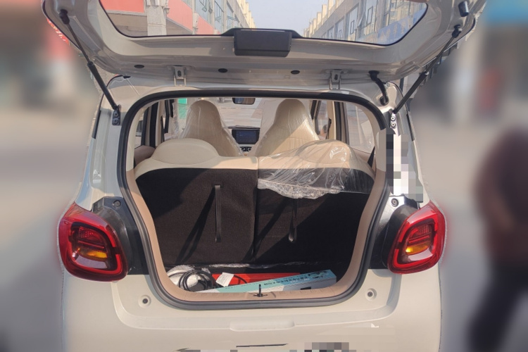 五菱汽车 宏光MINIEV 2025款 四门版 臻享+款中控内饰23