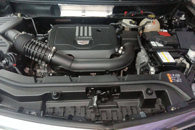 凯迪拉克XT5 2023款 2.0T 四驱尊贵型（至臻版）机舱底盘24