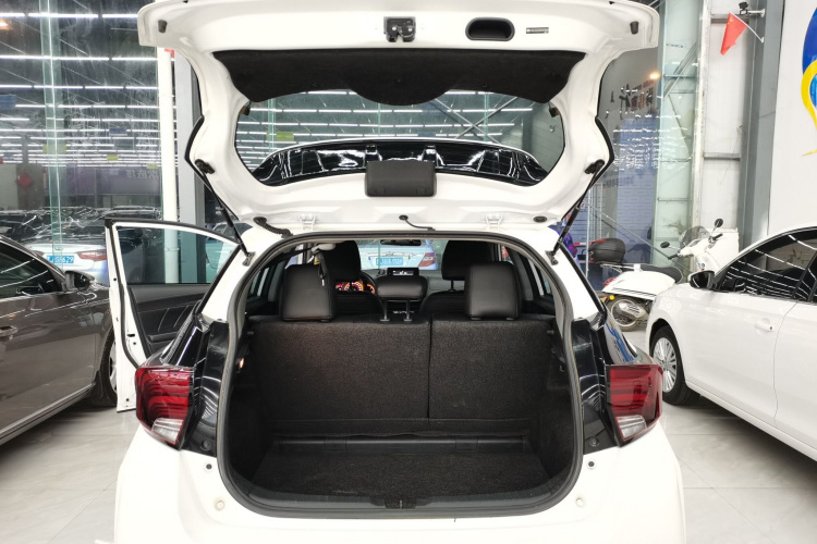 丰田 YARiS L 致炫 2022款 致炫X 1.5L CVT领先PLUS版机舱底盘23