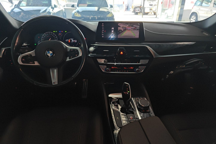 宝马5系 2019款 525Li M运动套装中控内饰7002