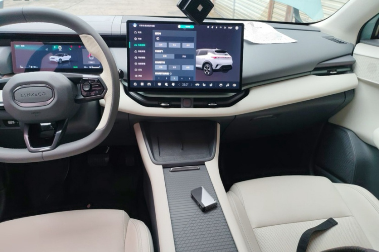 领克06 EM-P 2023款 EM-P 126长续航Halo局部细节16