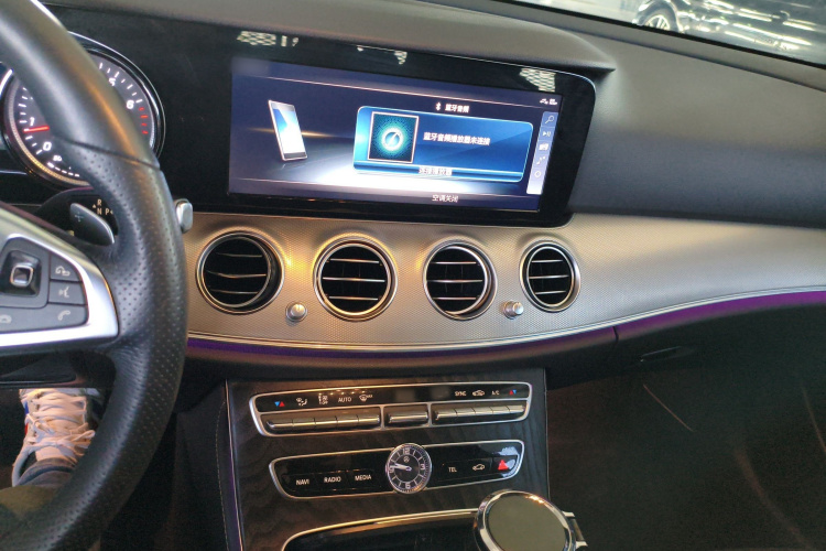 奔驰E级 2017款 E 200 运动型局部细节16