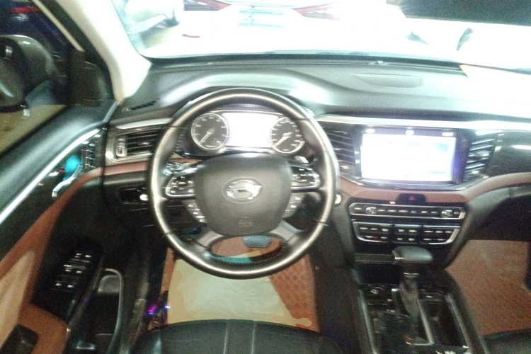 广汽传祺 传祺GS8 2017款 320T 两驱豪华智联版（七座）中控内饰13