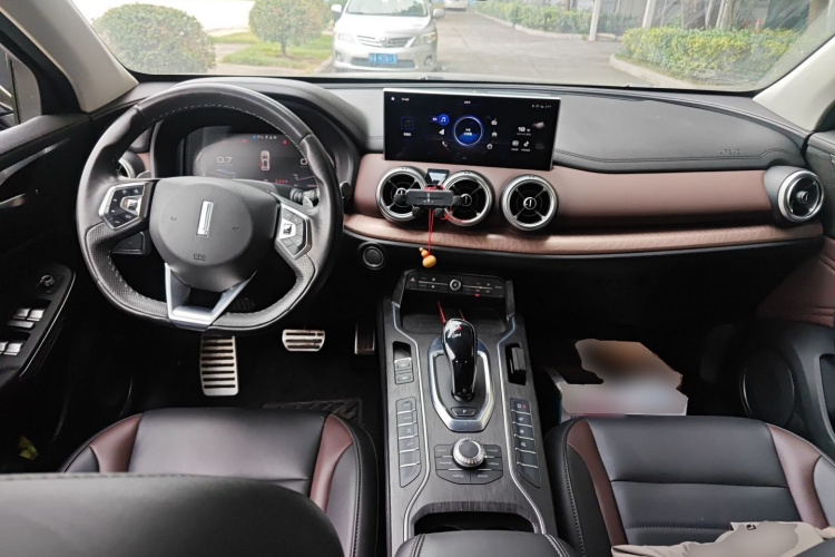 魏牌 VV5 2020款 2.0T 两驱擎先锋中控内饰12
