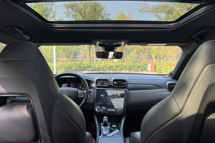 领克03 2022款 2.0TD DCT劲Plus中控内饰7004