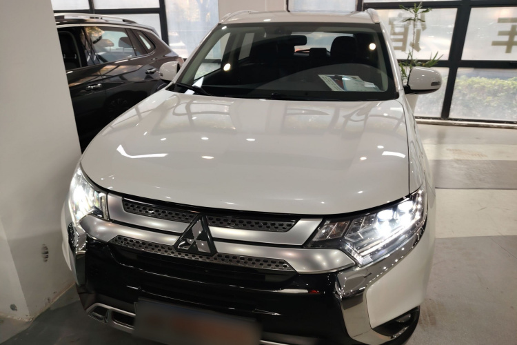 三菱 欧蓝德 2019款 2.4L 四驱致享版 5座 国VI车身外观6001