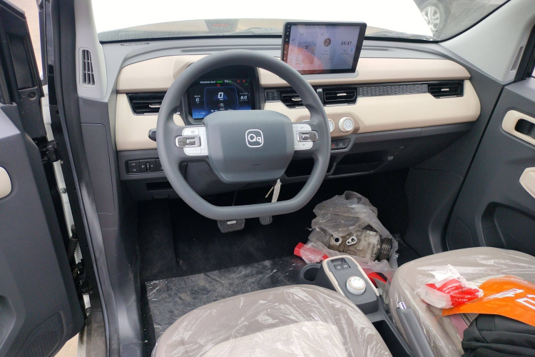 奇瑞新能源 QQ冰淇淋 2024款 青春版 205km圣代中控内饰7002