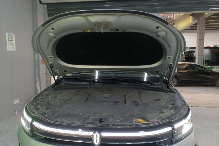 鸿蒙智行 问界M7 2024款 1.5T 后驱Plus版 5座机舱底盘24