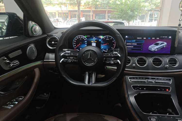 奔驰E级 2021款 改款 E 300 L 运动豪华型局部细节13
