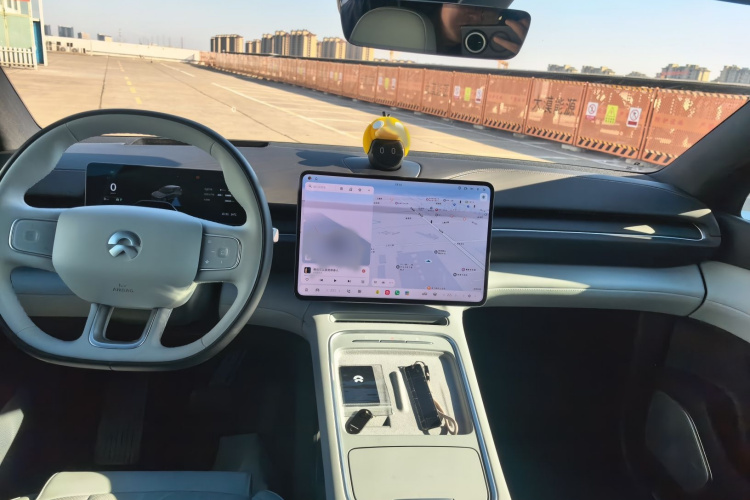 蔚来ES6 2025款 75kWh中控内饰7005